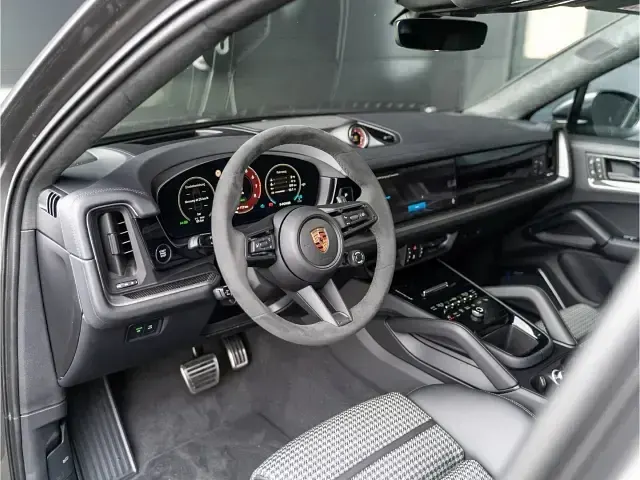 Gebraucht Porsche Cayenne S E-Hybrid Coupe Black Edition 519 PS (381 kW) 2026 Grau SUV
