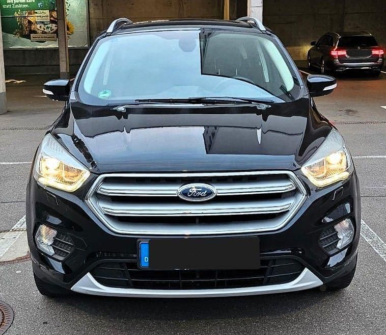 Schwarz Gebraucht 2019 Ford Kuga Cool & Connect SUV | 13.950 € (Superpreis) - Bild 1/4