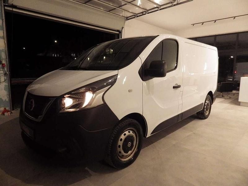 Glacier white (s) Gebraucht 2017 Nissan NV300 Van | 9.450 € (Fairer Preis) - Bild 1/4
