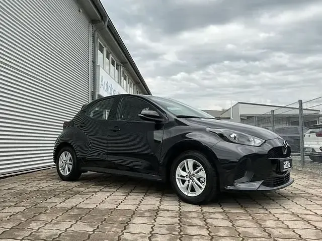Gebraucht Mazda 2 Center-Line 116 PS (85 kW) 2024 Schwarz Limousine