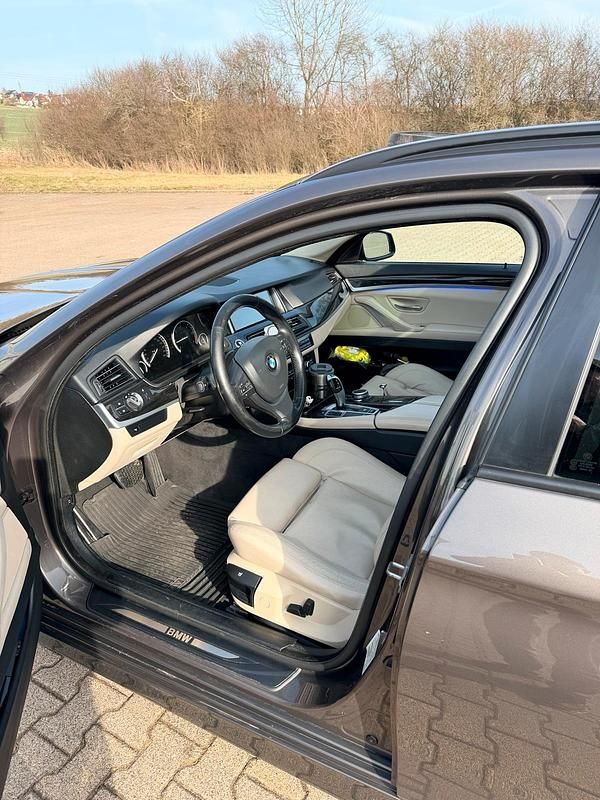 Gebraucht BMW 520 Luxury Line 184 PS (135 kW) 2013 Braun Kombi