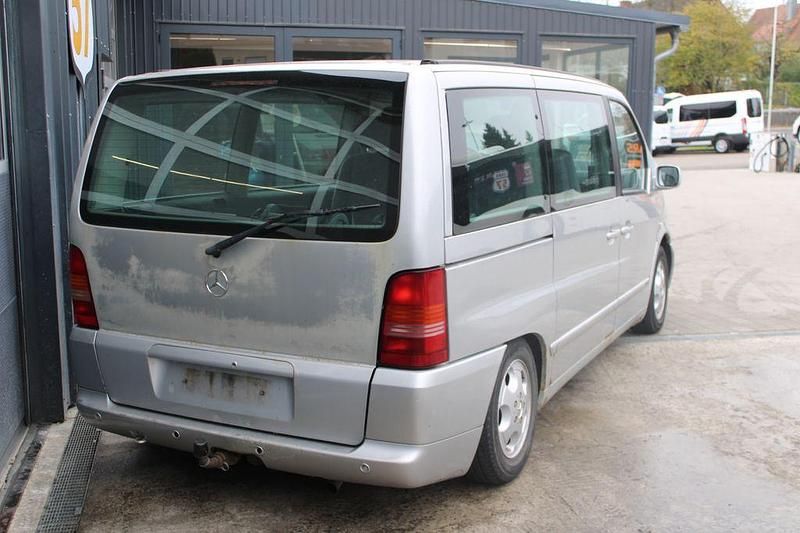 Gebraucht Mercedes V220 122 PS (89 kW) 2001 Grau Van / Kleinbus