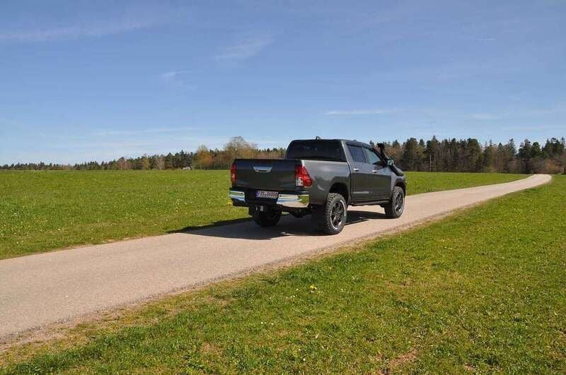 Neu Toyota HiLux Comfort 204 PS (150 kW) 2025 Marlingrau Abholung