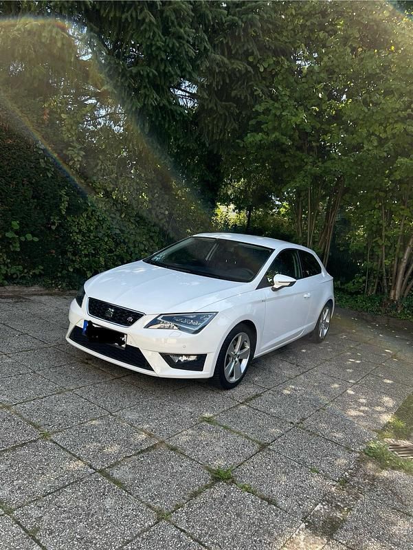 Weiß Gebraucht 2015 Seat Leon FR Coupé | 11.700 € (Etwas zu teuer) - Bild 1/4