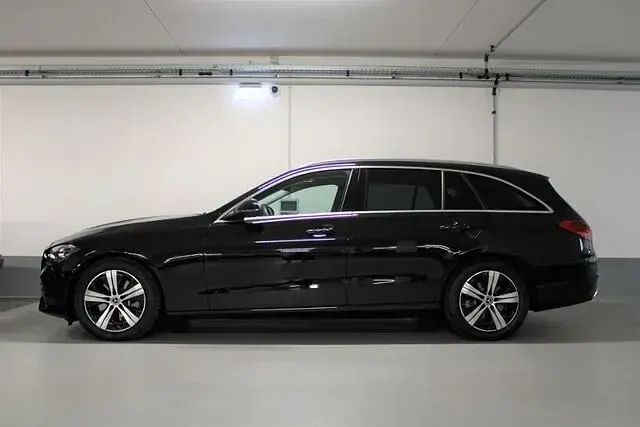 Gebraucht Mercedes C300 Avantgarde 265 PS (194 kW) 2022 Obsidianschwarz metallic Kombi