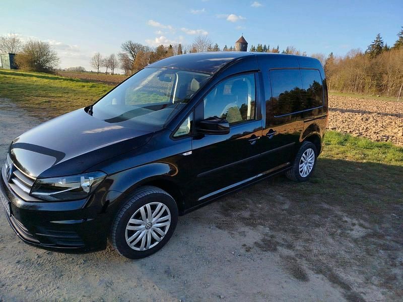 Gebraucht VW Caddy 131 PS (96 kW) 2019 Schwarz Van / Kleinbus