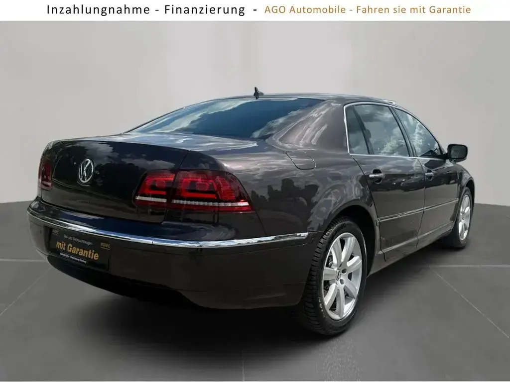 Gebraucht VW Phaeton 239 PS (175 kW) 2013 Braun Limousine