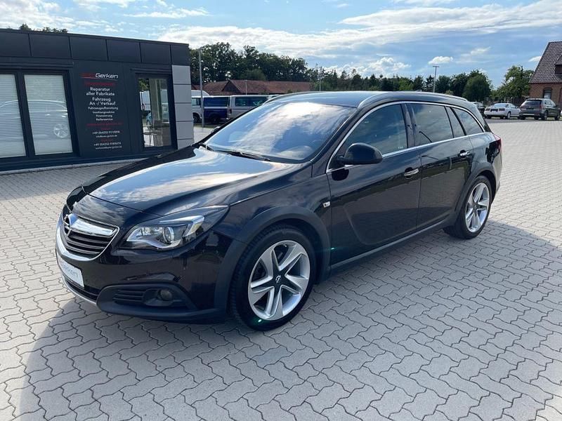 Onyx schwarz metallic Gebraucht 2017 Opel Insignia Country Tourer Kombi | 18.600 € (Guter Preis) - Bild 1/1