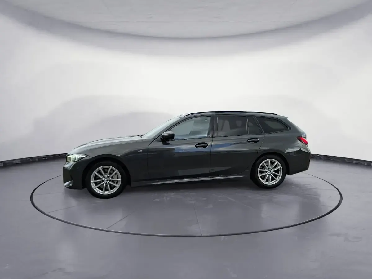 Gebraucht BMW 330 M Sport 286 PS (210 kW) 2024 Bmw individual dravitgrau Kombi