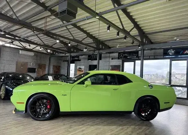 Używany Dodge Challenger 377 KM (277 kW) 2025 Zielony Coupe