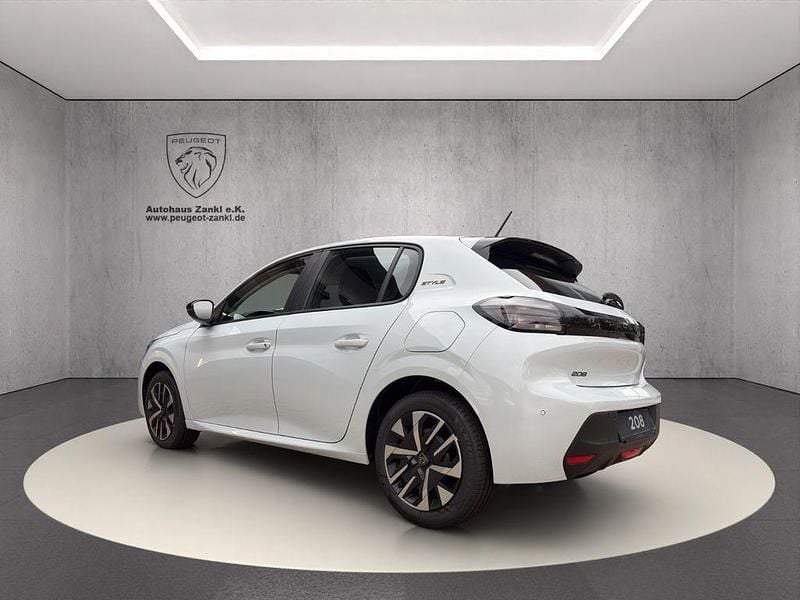Neu Peugeot 208 Style 101 PS (74 kW) 2025 Weiß Kleinwagen