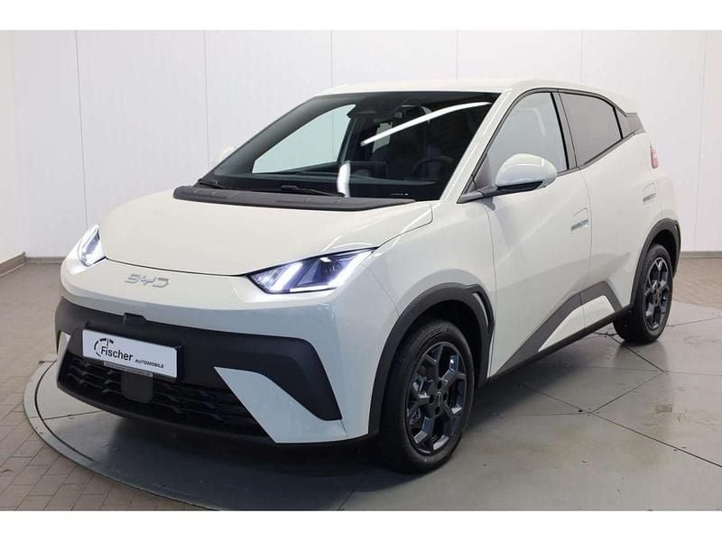 Gebraucht BYD Dolphin Surf Comfort 114 kW (156 PS) 2025 Weiß Kleinwagen