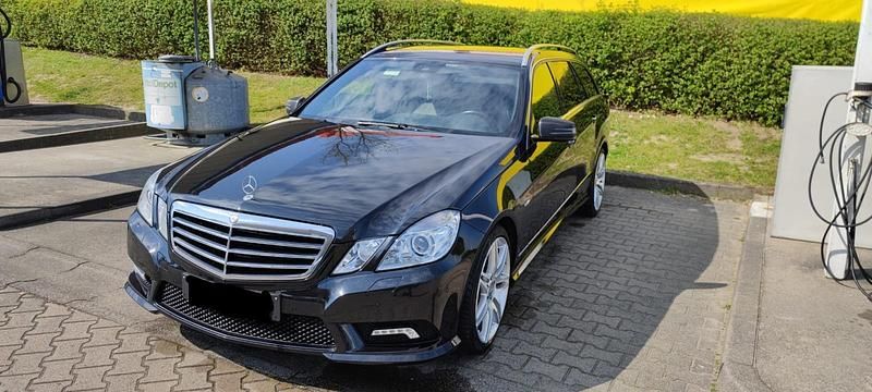 Gebraucht Mercedes E300 AMG 231 PS (169 kW) 2011 Schwarz Kombi