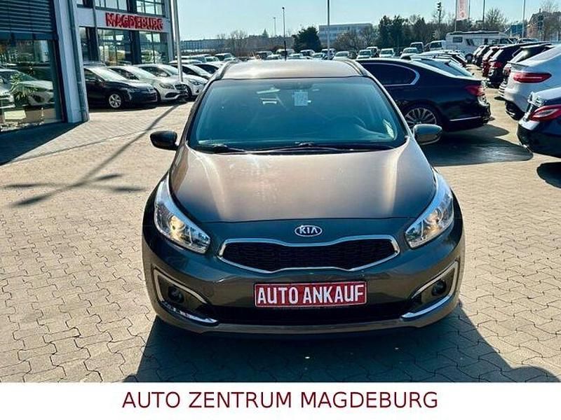 Gebraucht Kia Ceed 101 PS (74 kW) 2016 Braun Kleinwagen