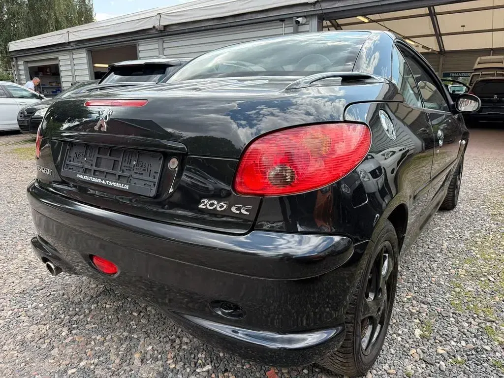 Gebraucht Peugeot 206 CC Platinum 109 PS (80 kW) 2003 Schwarz Cabrio