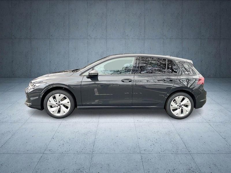 Neu VW Golf VIII 116 PS (85 kW) 2025 Grau Limousine
