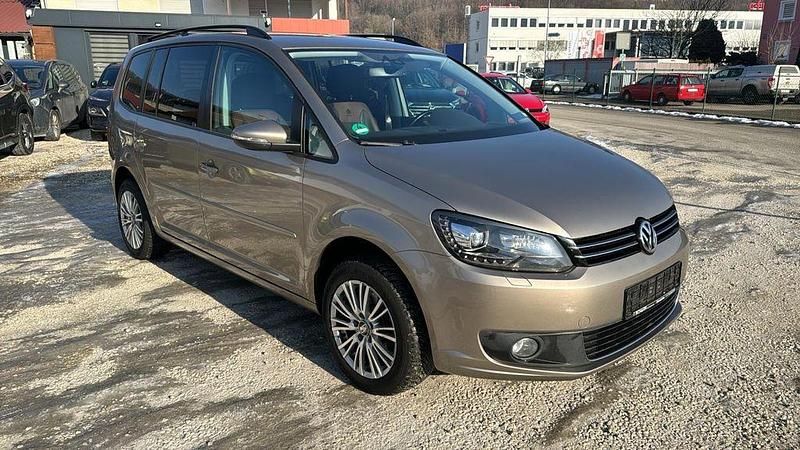 Beige Gebraucht 2014 VW Touran Comfortline Van / Kleinbus | 10.300 € (Guter Preis) - Bild 1/4