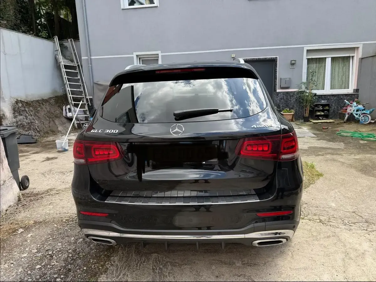 Gebraucht Mercedes GLC300 AMG line 245 PS (180 kW) 2021 Schwarz SUV