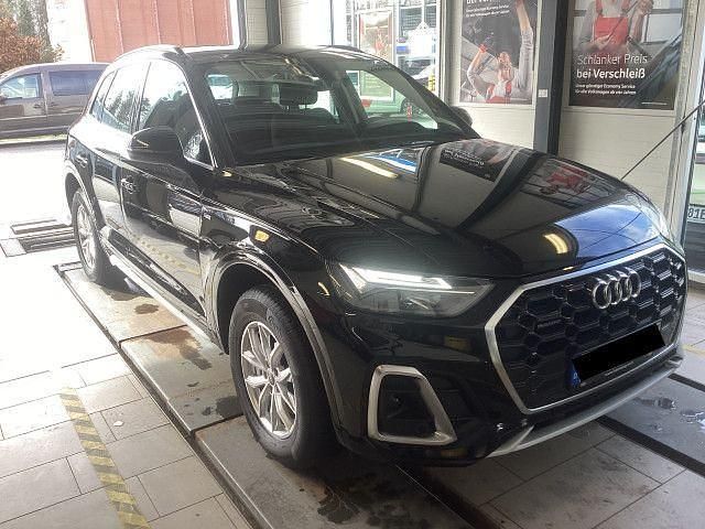 Gebraucht Audi Q5 S-Line 367 PS (269 kW) 2023 0e mythosschwarz metallic SUV