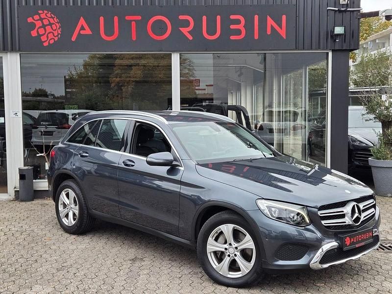 Grau Gebraucht 2016 Mercedes GLC250 SUV | 21.700 € (Guter Preis) - Bild 1/4