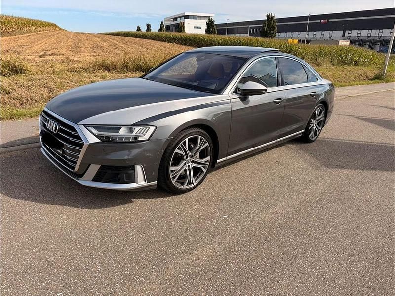 Grau Gebraucht 2019 Audi A8 Ambiente Limousine | 35.700 € (Superpreis) - Bild 1/4