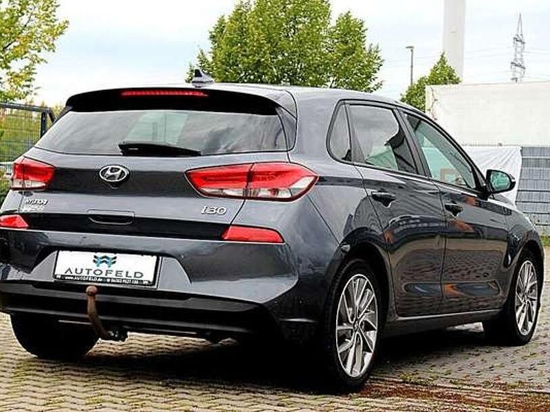 Gebraucht Hyundai i30 140 PS (102 kW) 2018 Grau Limousine