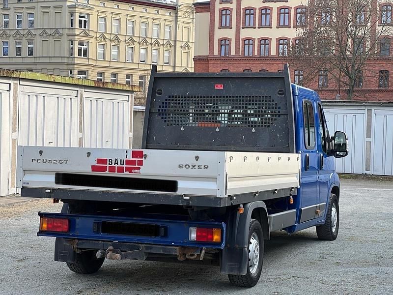 Gebraucht Peugeot Boxer 140 PS (102 kW) 2011 Grau Van