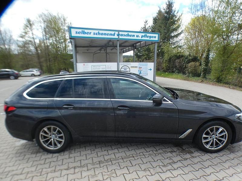 Gebraucht BMW 520 190 PS (139 kW) 2022 Sophistograu Kombi