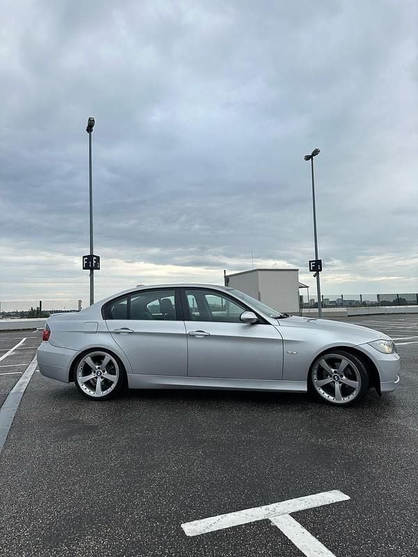 Gebraucht BMW 320 150 PS (110 kW) 2006 Silber Limousine