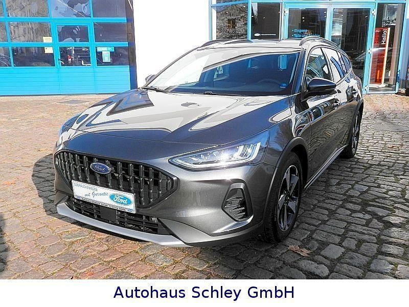 Grau Gebraucht 2024 Ford Focus Active X Limousine | 27.490 € (Teuer) - Bild 1/4