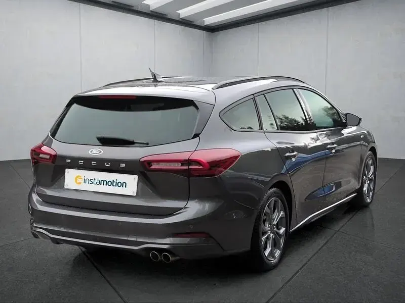 Gebraucht Ford Focus 125 PS (91 kW) 2024 Grau Kombi