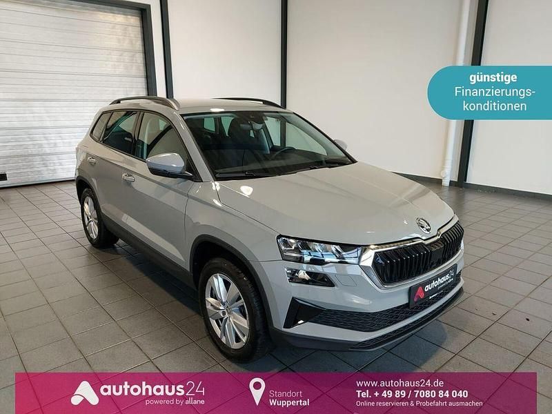 Grau Gebraucht 2024 Skoda Karoq Drive SUV | 36.490 € (Fairer Preis) - Bild 1/4