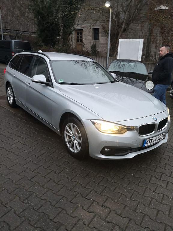 Gebraucht BMW 318 Sport Line 150 PS (110 kW) 2016 Silber Kombi