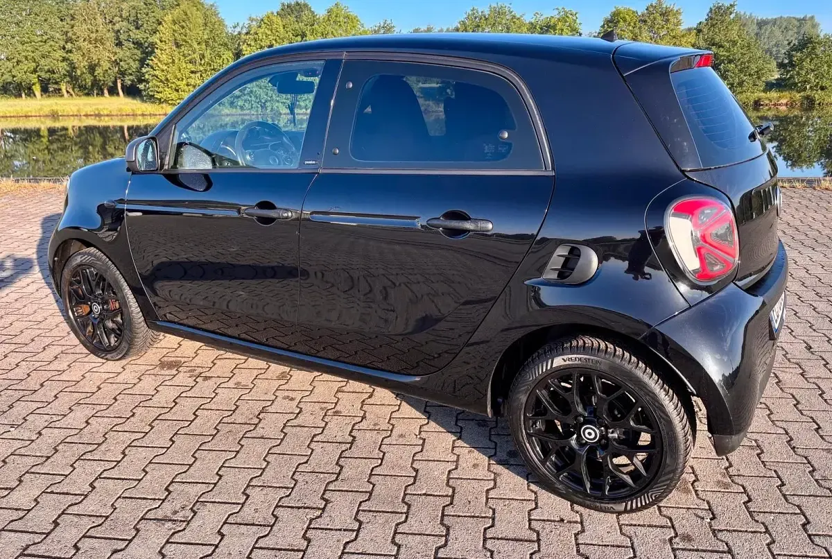 Gebraucht Smart ForFour Electric Drive Passion 60 kW (82 PS) 2018 Schwarz Kleinwagen