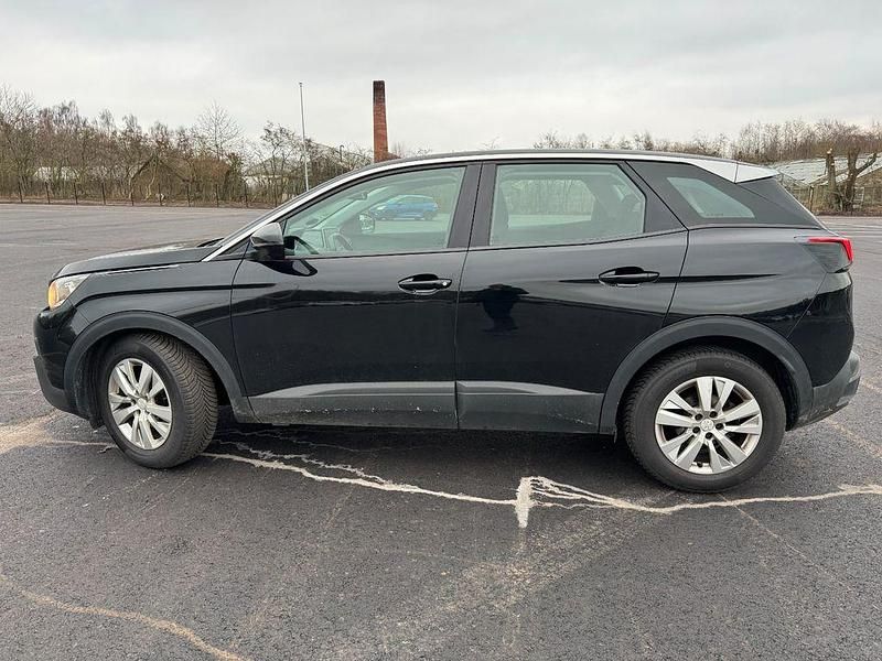 Gebraucht Peugeot 3008 Active 120 PS (88 kW) 2017 Schwarz SUV