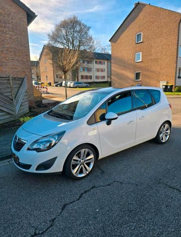Gebraucht Opel Meriva 120 PS (88 kW) 2012 Weiß Van / Kleinbus