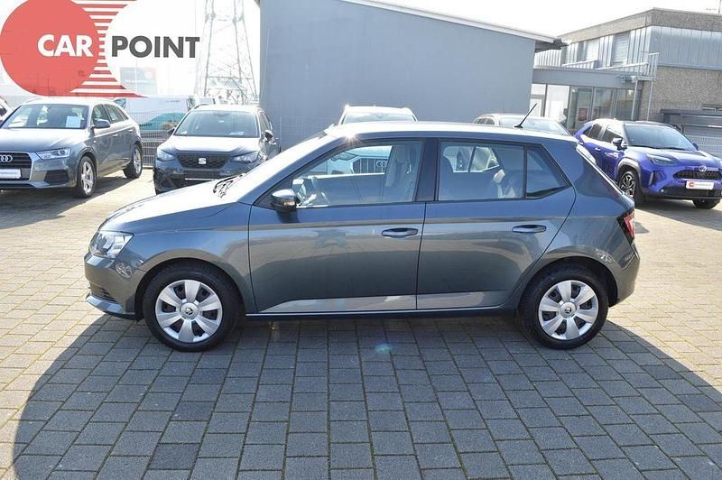 Gebraucht Skoda Fabia 75 PS (55 kW) 2018 Quarzgrau metallic Limousine