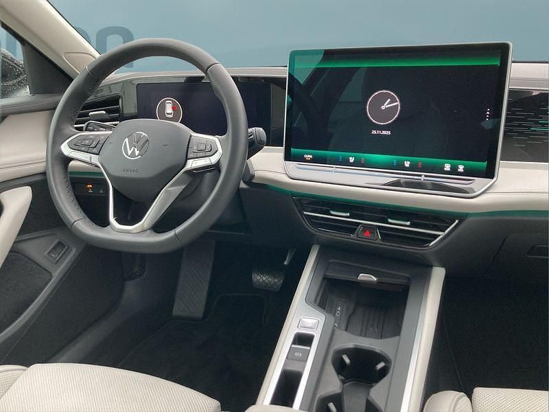 Second-hand VW Passat 122 CP (89 kW) 2025 Negru Break