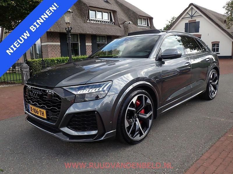 Grau Gebraucht 2021 Audi RS Q8 Sport SUV | 77.900 € - Bild 1/4