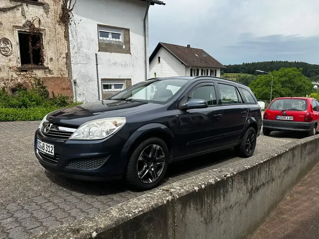 Gebraucht Opel Astra 116 PS (85 kW) 2008 Grau Limousine