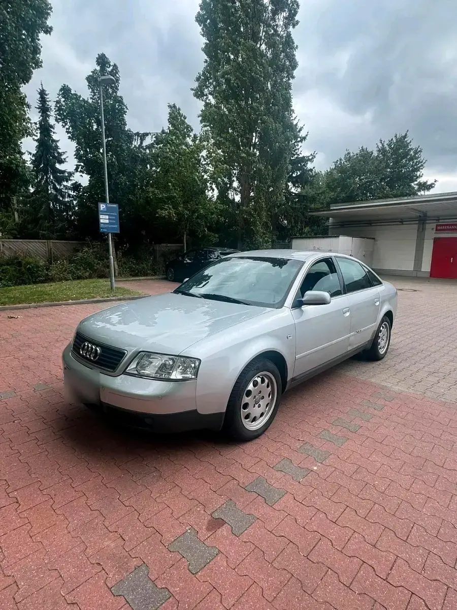 Gebraucht Audi A6 125 PS (91 kW) 2000 Silber Limousine