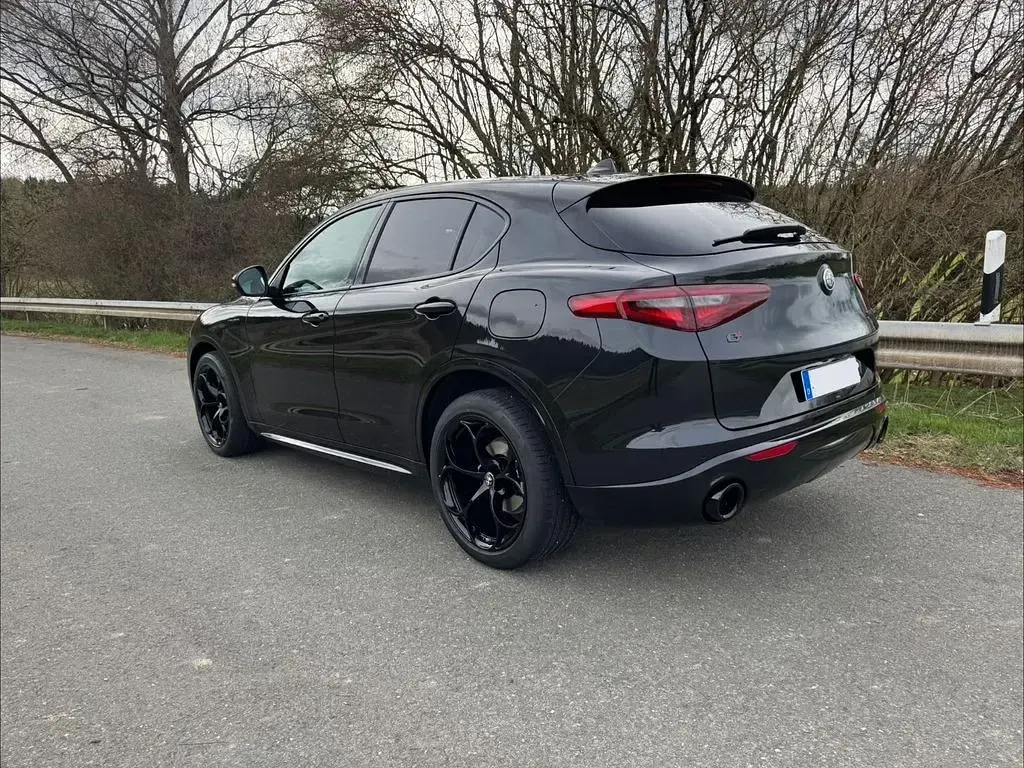 Gebraucht Alfa Romeo Stelvio Veloce 209 PS (153 kW) 2020 Schwarz SUV