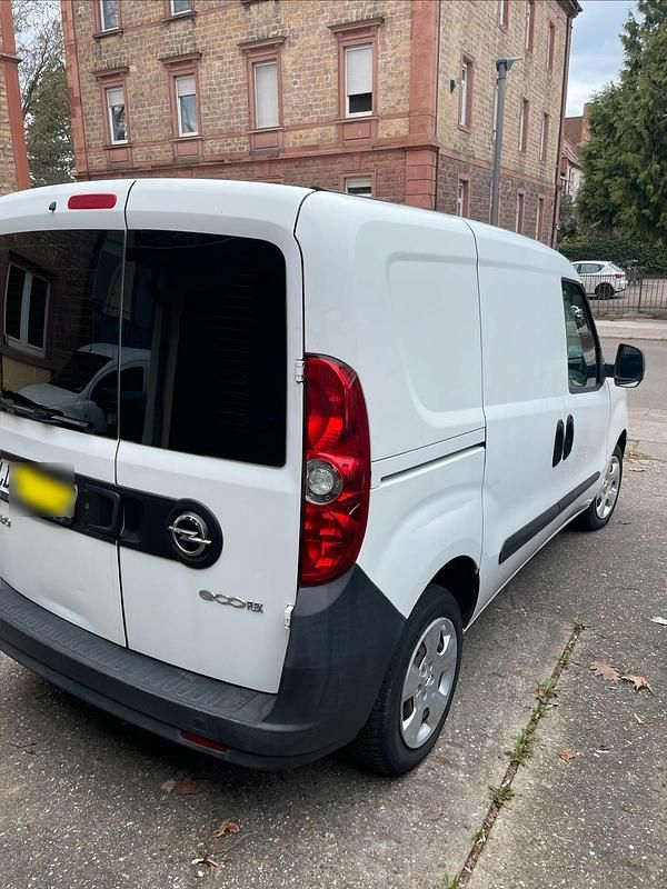 Usata Opel Combo 2012 Bianco Monovolume