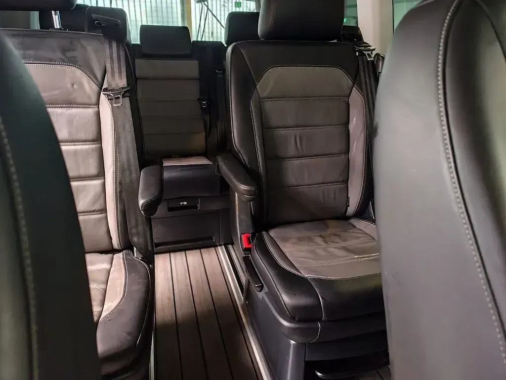 Gebraucht VW Multivan Comfortline 150 PS (110 kW) 2021 Schwarz Van / Kleinbus