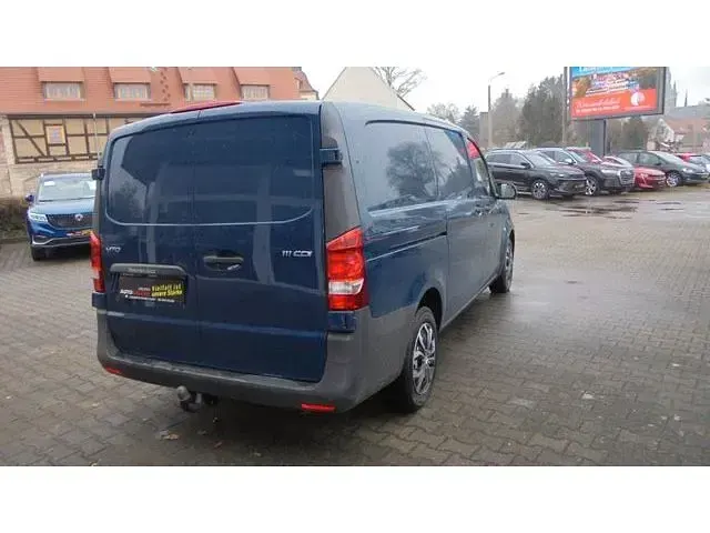 Gebraucht Mercedes Vito 114 PS (83 kW) 2017 Blau Van
