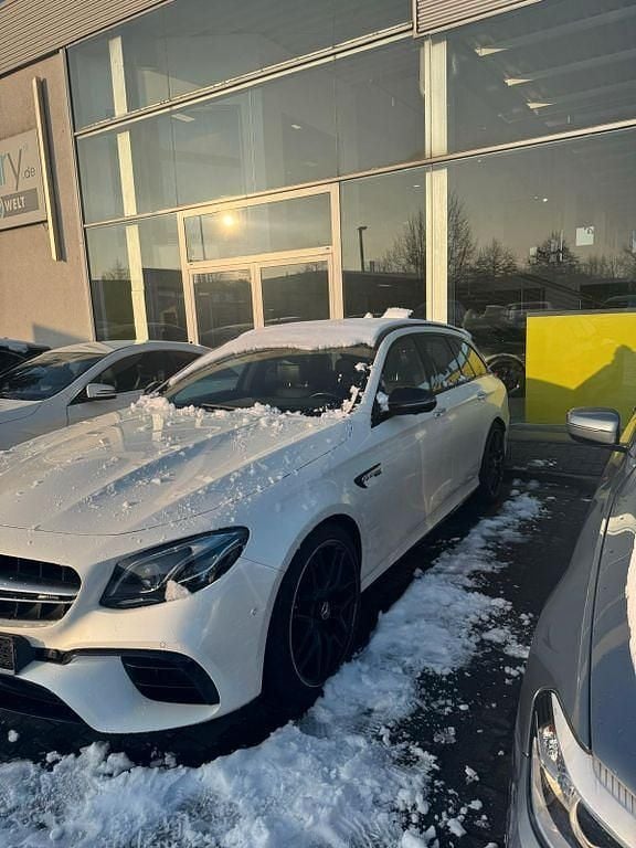 Diamantweiss Gebraucht 2018 Mercedes E63 AMG AMG Kombi | 49.995 € (Fairer Preis) - Bild 1/4