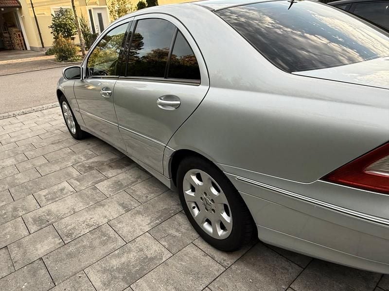 Gebraucht Mercedes C230 204 PS (150 kW) 2006 Silber Limousine