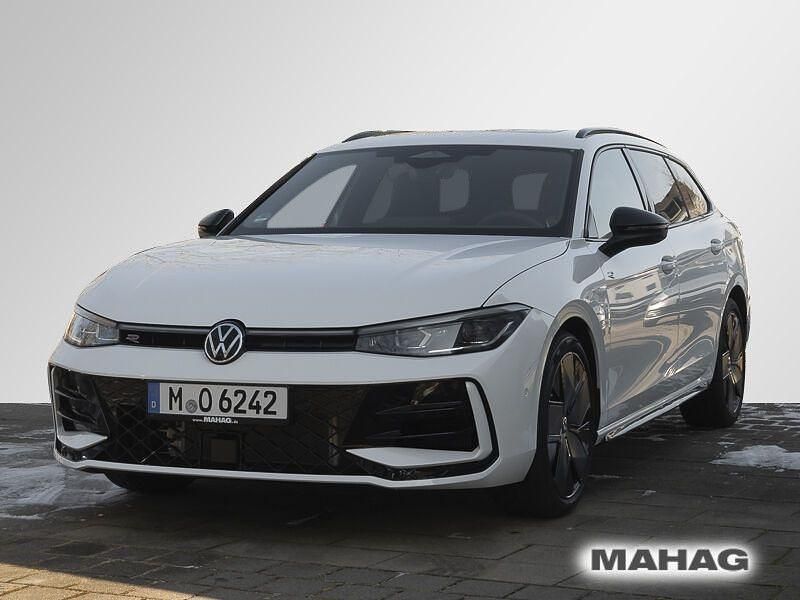 Gebraucht VW Passat Sound 265 PS (194 kW) 2025 Pure white Kombi