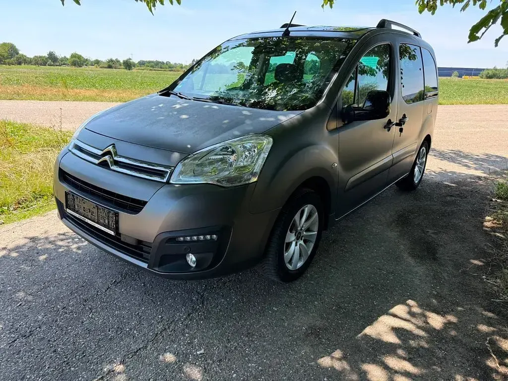 Gebraucht Citroën Berlingo PureTech 110 PS (80 kW) 2018 Grau Van / Kleinbus