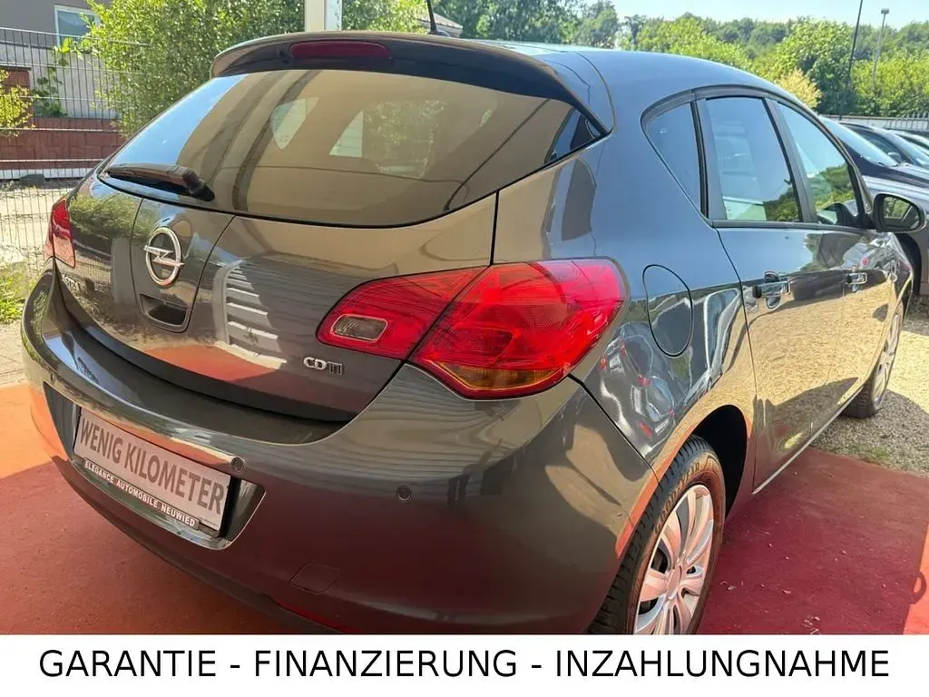 Gebraucht Opel Astra 125 PS (91 kW) 2011 Grau Limousine